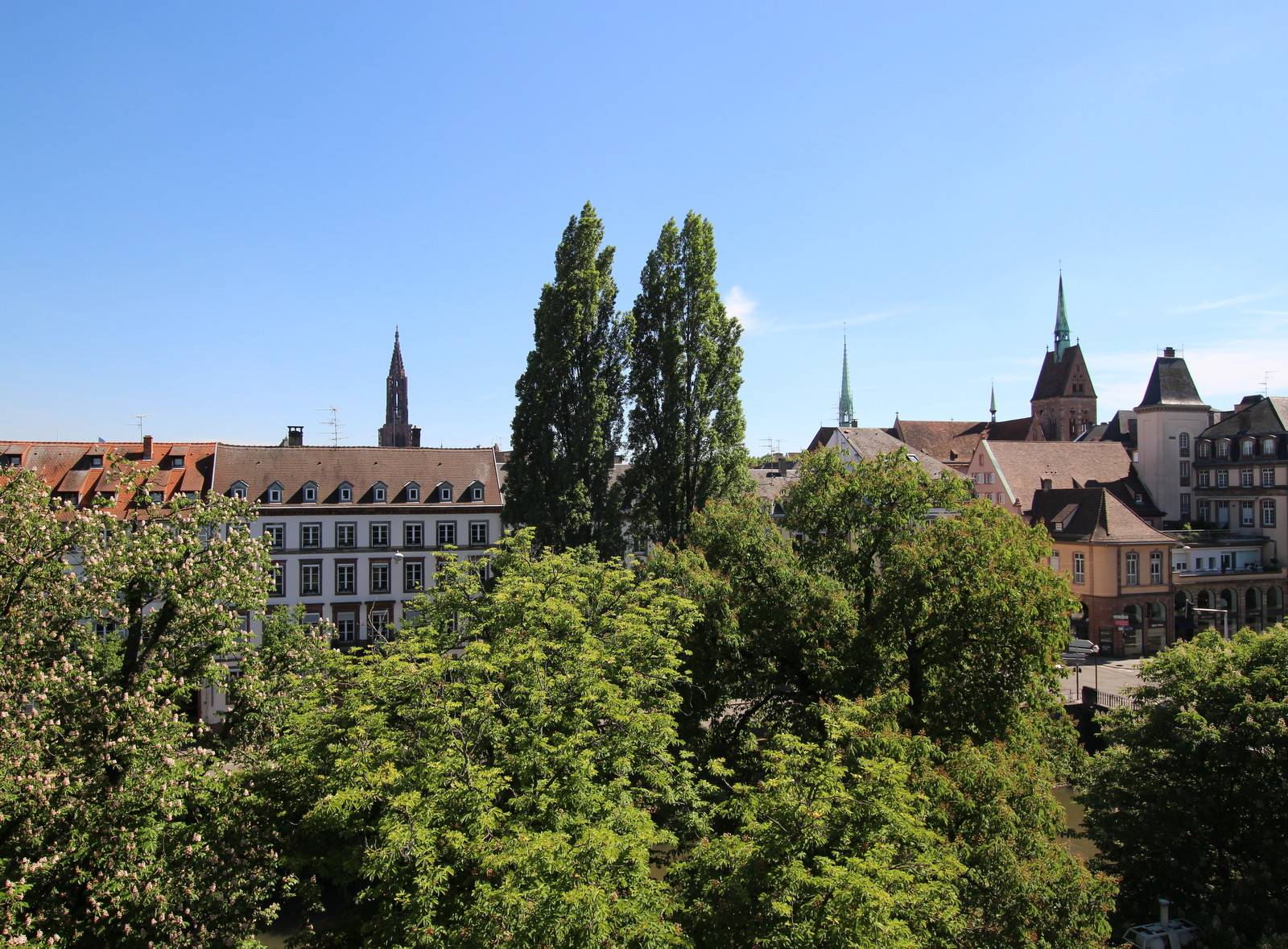 VENDU - CENTRE VILLE Quai Kleber 4 pièces en étage élevé