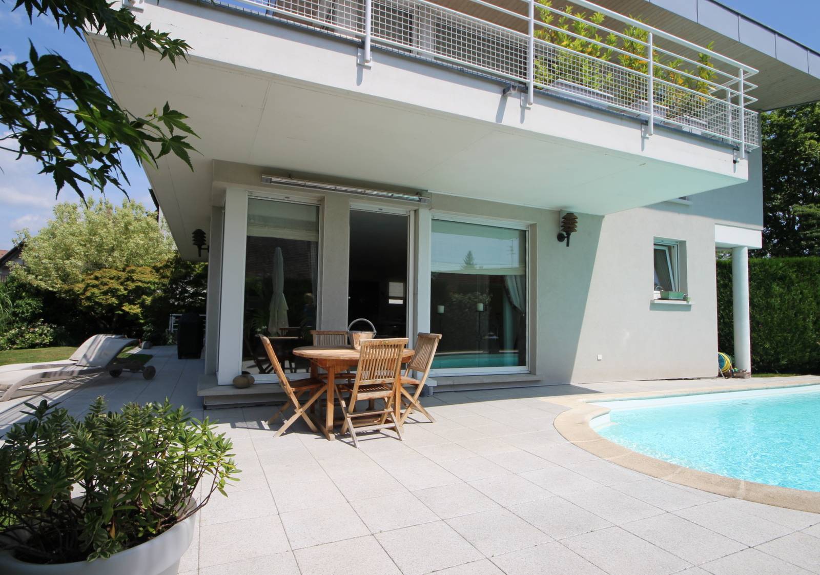 VENDU - ROBERSTAU rue du Docteur François Maison d'Architecte 200 m² avec Piscine et Garage double