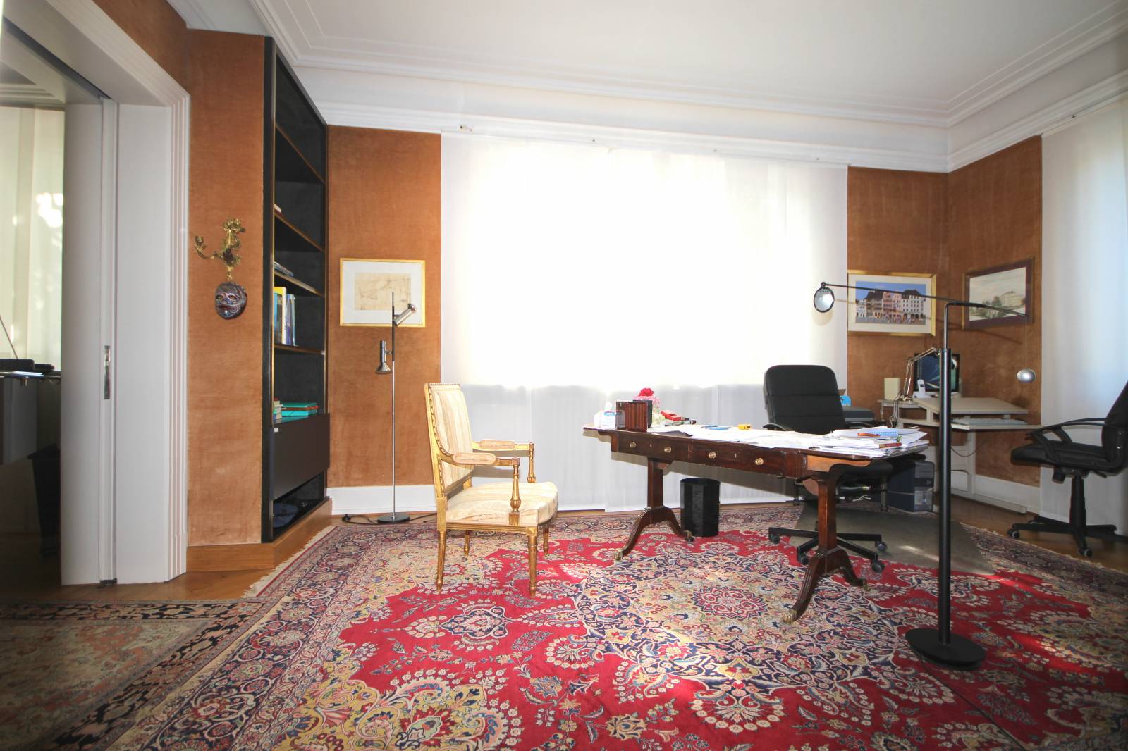 VENDU - QUARTIER DES QUINZE rue du Conseil des Quinze Maison de Maître 340 m² beaucoup de cachet avec piscine et grand garage 3 voitures.