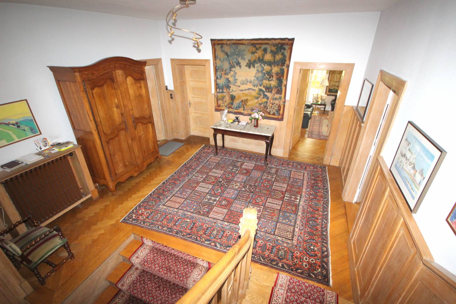 VENDU - QUARTIER DES QUINZE rue du Conseil des Quinze Maison de Maître 340 m² beaucoup de cachet avec piscine et grand garage 3 voitures.