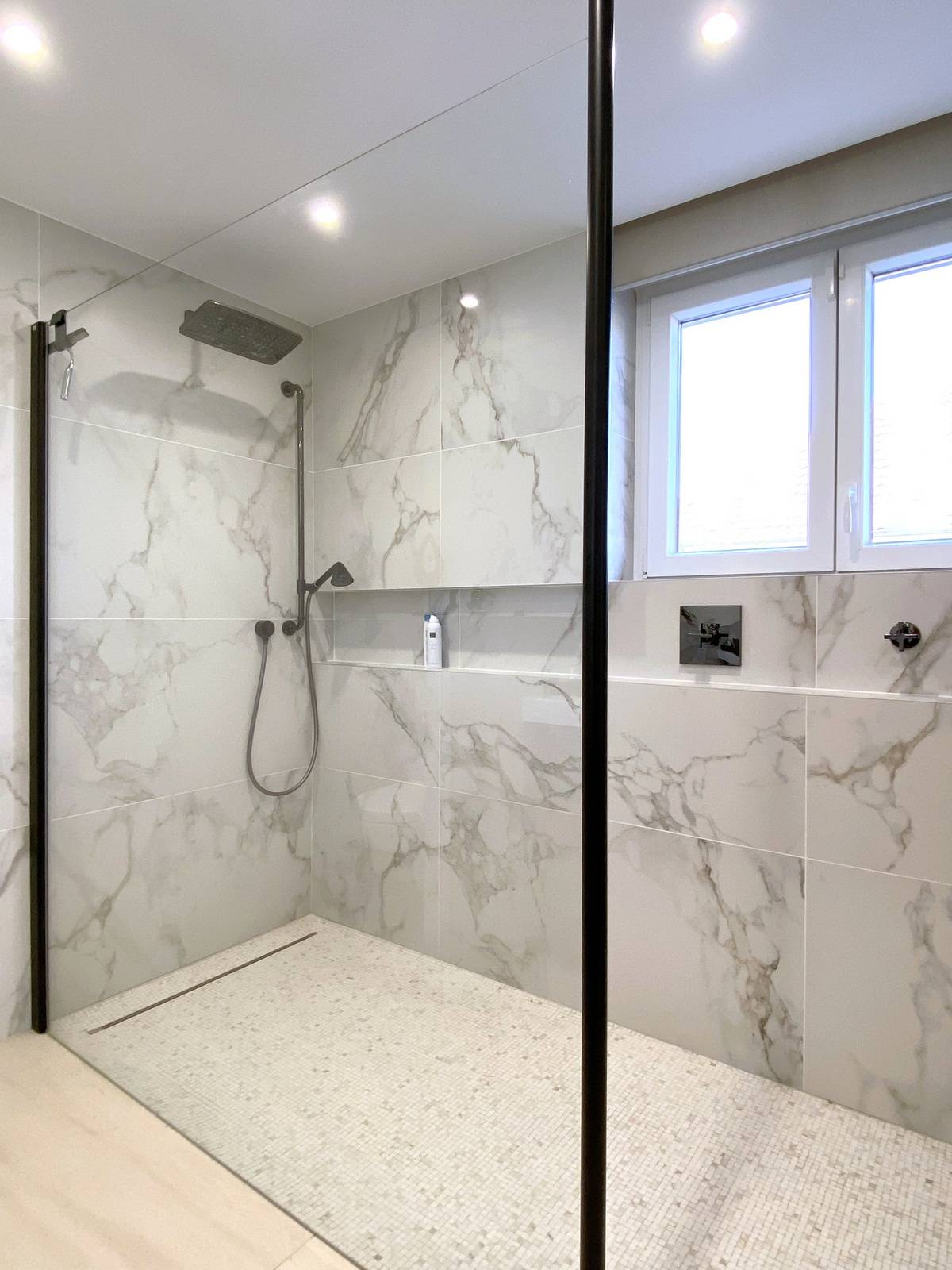 VENDU - FEGERSHEIM MAISON ENTIEREMENT RENOVEE 7 PIECES AVEC PISCINE SUD PARCELLE 8,58 ARES