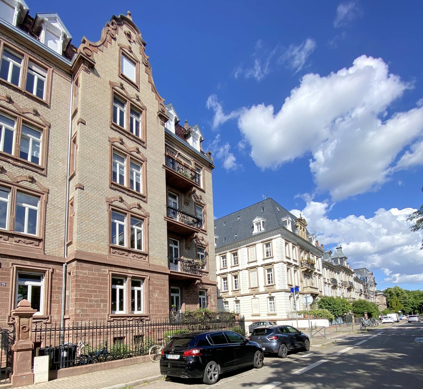 RARE APPARTEMENT 7 PIECES AVEC GRANDS BALCONS EN ETAGE ELEVE RUE GOETHE FACE AU JARDIN BOTANIQUE