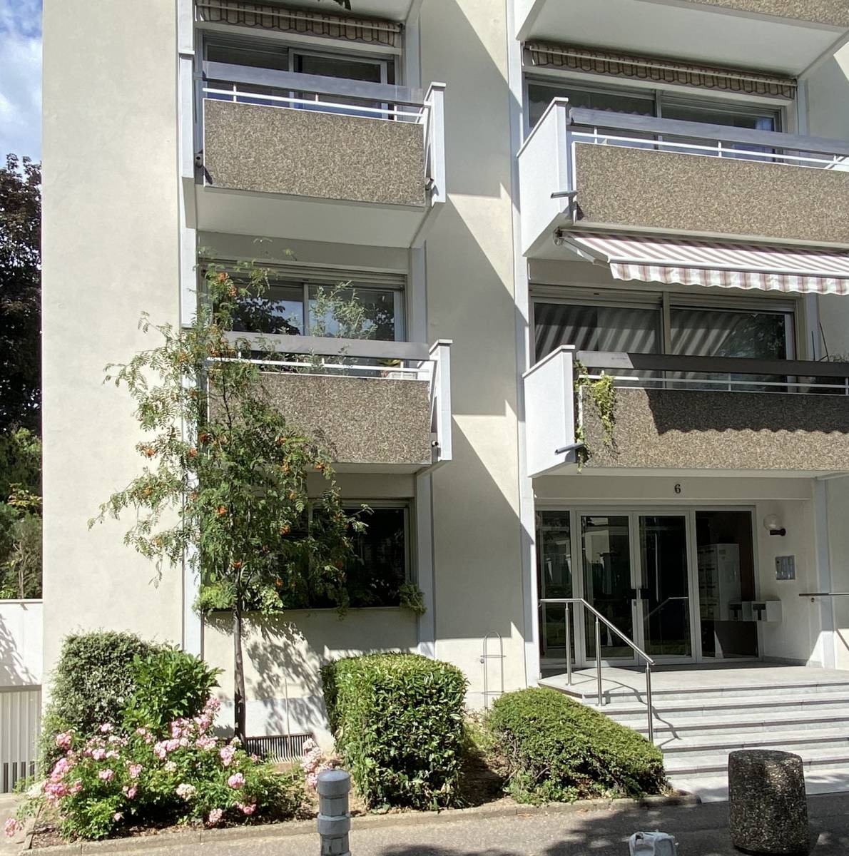 VENDU - ORANGERIE PROX. INSTITUTIONS EUROPEENNES ET PARC BEAU 2 PIECES AVEC  BALCON - PARKING