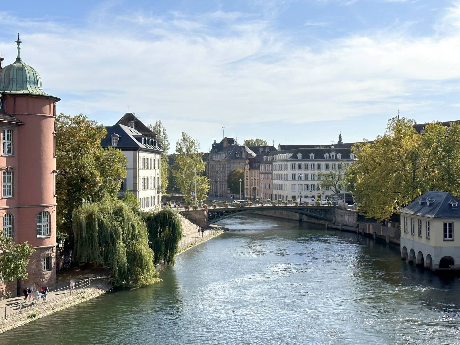 VENDU - RARE – STRASBOURG - CENTRE HISTORIQUE PETITE FRANCE VUE DEGAGEE EAU – DERNIER ETAGE - APPARTEMENT 5 PIECES 129 M².