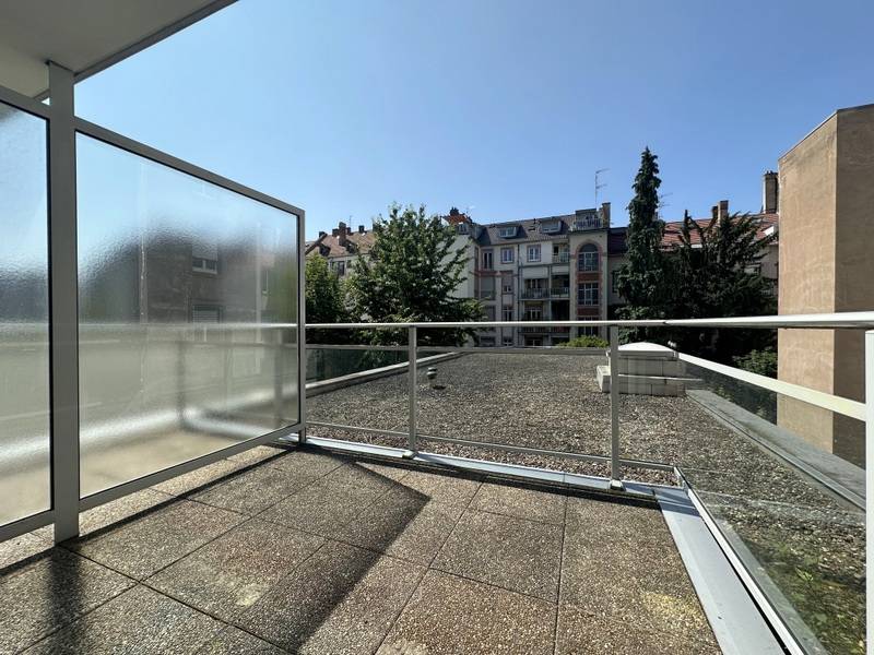 LOUE - STRASBOURG – SECTEUR MUSEE ART MODERNE – PROX FAC MEDECINE - STUDIO 26,03 m² TERRASSE 8M² - PARKING
