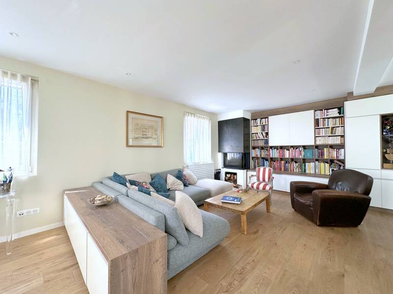 NOUVEAU PRIX - STRASBOURG - DEBUT ROBERTSAU – CHARMANTE MAISON 7 PIECES – ENTIEREMENT RENOVEE – BEAU JARDIN PAYSAGE SANS VIS-A-VIS