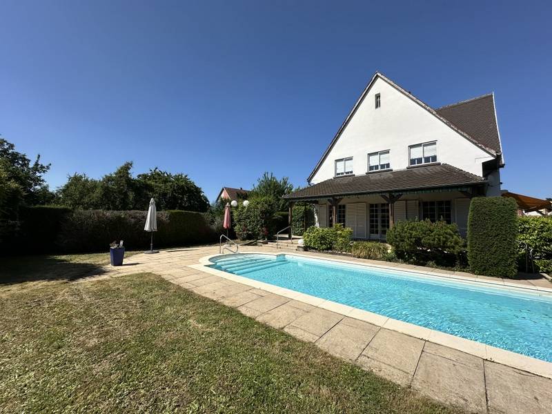 STRASBOURG – NEUDORF – RARE PROPRIETE AVEC PISCINE 18,85 ARES – MAISON 8 PIECES 243 M² + STUDIO 40 M² EN REZ-DE-JARDIN + COMBLES AMENAGEABLES – PORTION PARCELLE CONSTRUCTIBLE