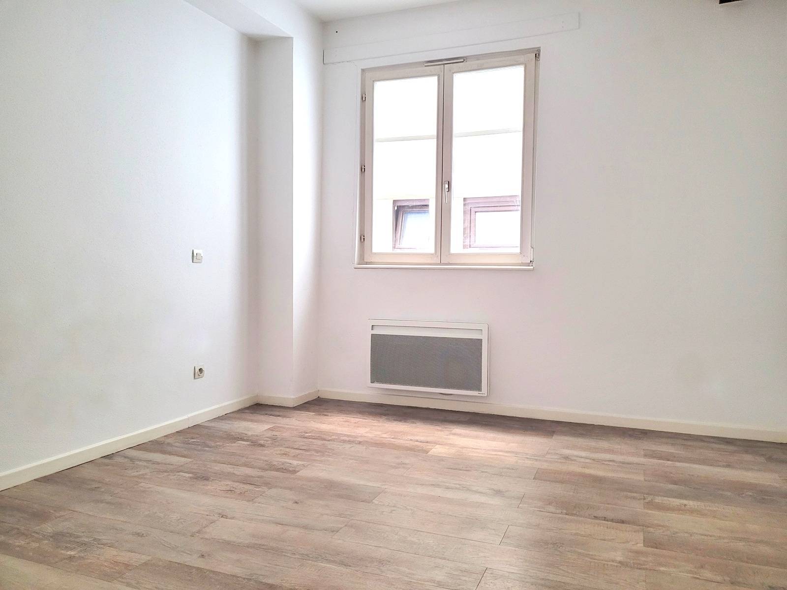 CENTRE VILLE APPARTEMENT 2 PIECES AVEC ASCENSEUR