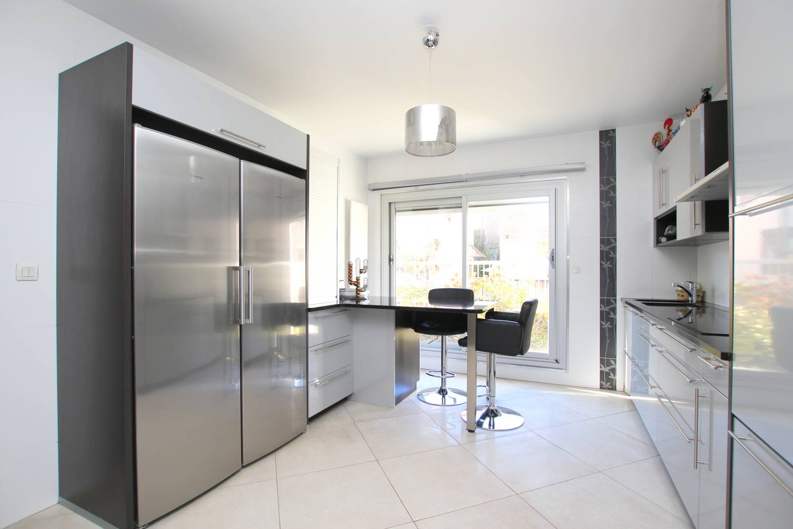 VENDU - STRASBOURG - ORANGERIE – PROX. PARC ET INSTITUTIONS EUROPEENNES – SUPERBE APPARTEMENT EN REZ-DE-JARDIN - 5 PIECES – 177 M² –  JARDIN 300 M² – GRAND GARAGE DOUBLE