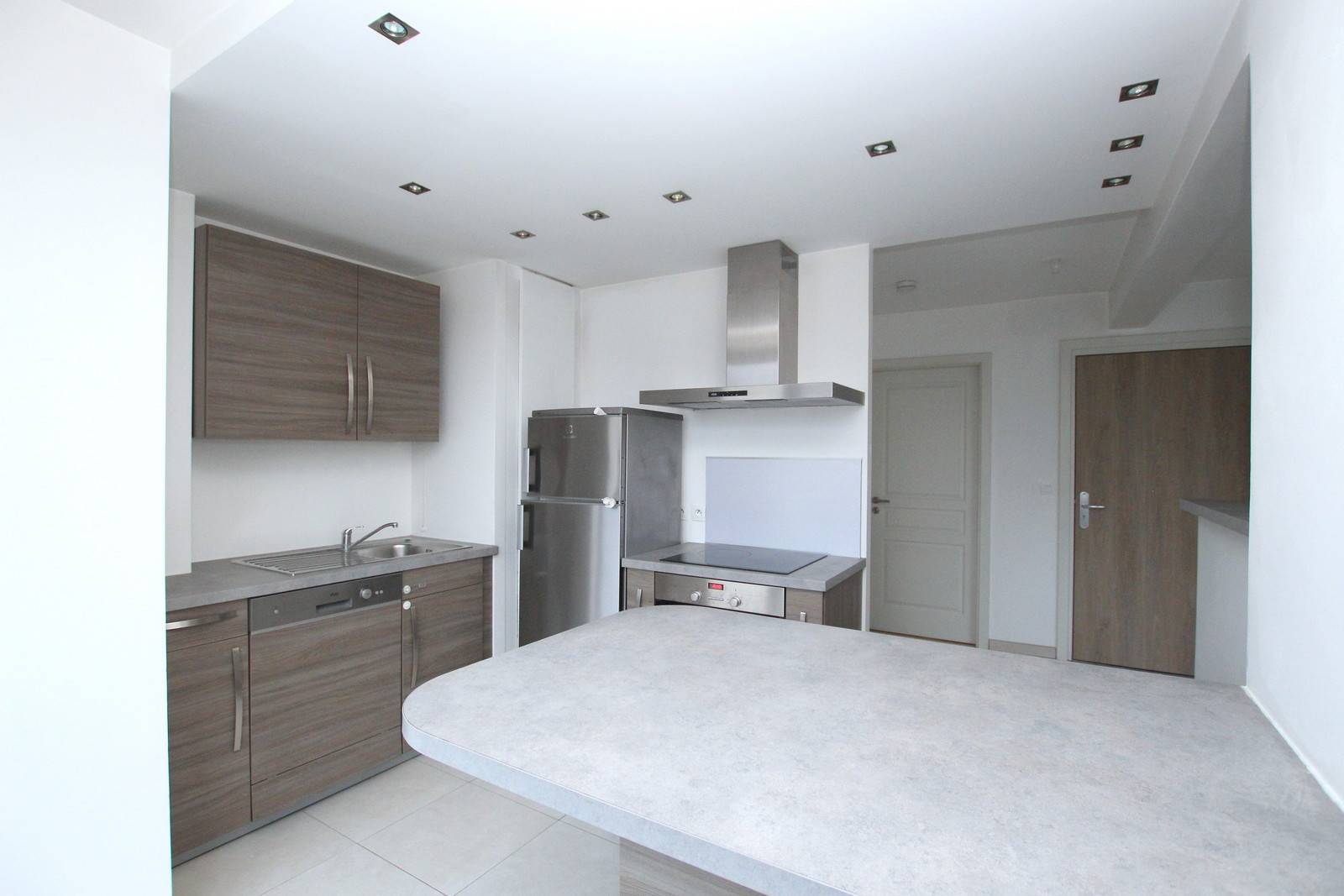 STRASBOURG – GARE – APP. TRAVERSANT 3 PIECES 68,8 M² - BALCON – CAVE - PARKING