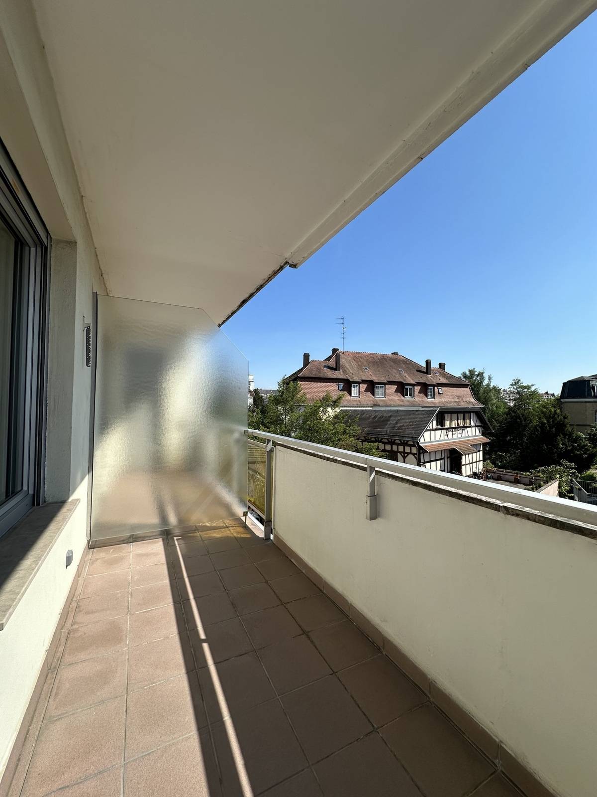 LOUE - STRASBOURG CONTADES – APPARTEMENT 2/3 PIECES 66 M² - GRAND BALCON – DPE C - ETAT NEUF - ASCENSEUR – CAVE + GARAGE