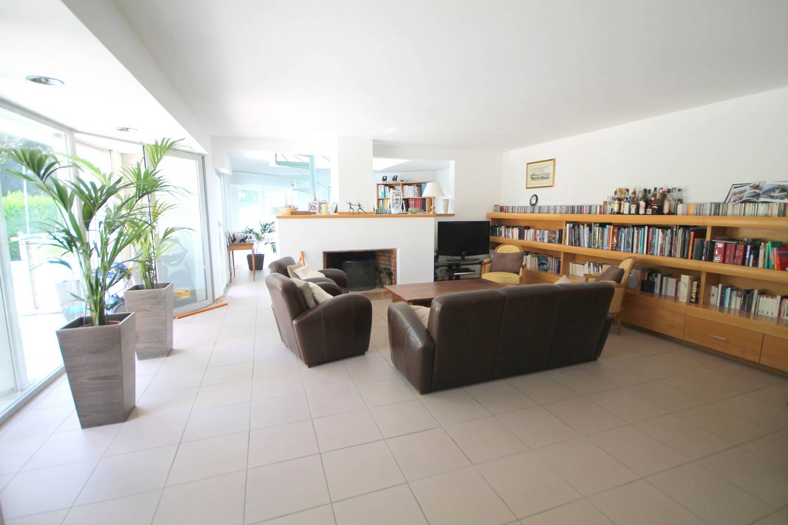 ROBERTSAU MAISON D’ARCHITECTE AVEC PISCINE ET 5 STATIONNEMENTS