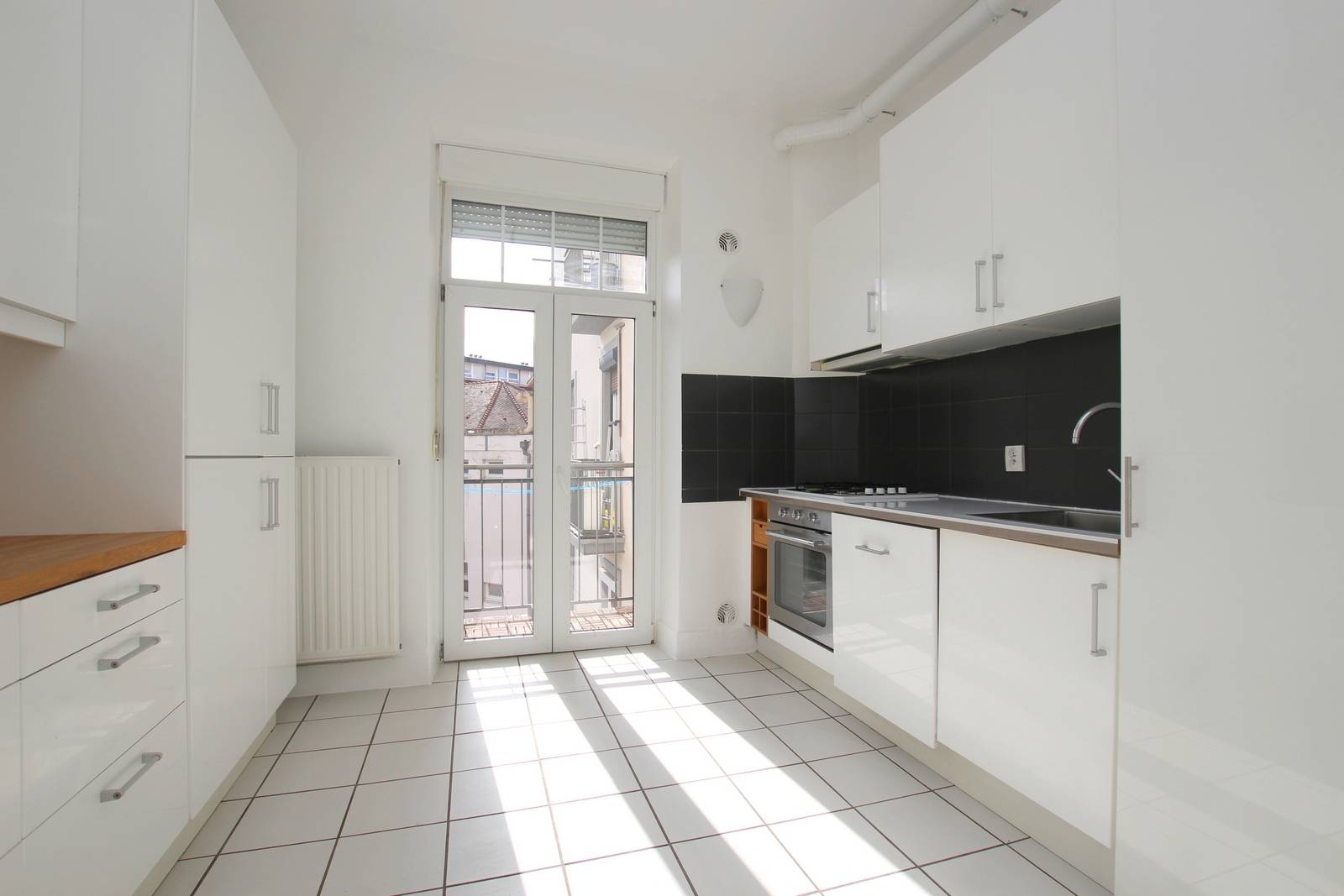 ORANGERIE - EGLISE SAINT MAURICE - APPARTEMENT 3 PIECES REPEINT 2 BALCONS