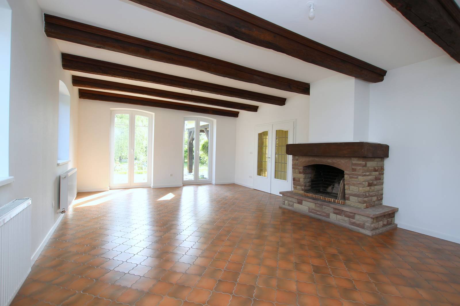 STUTZHEIM OFFENHEIM – 20 MIN. OUEST STRASBOURG – MAISON ENTIEREMENT RENOVEE – 178 M² - PISCINE – TERRAIN 25 ARES – GARAGES