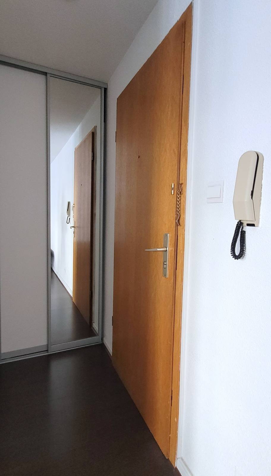 VENDU -  HYPER CENTRE- RUE DU FOSSE DES TANNEURS – STUDIO RENOVE ET MEUBLE 22M²