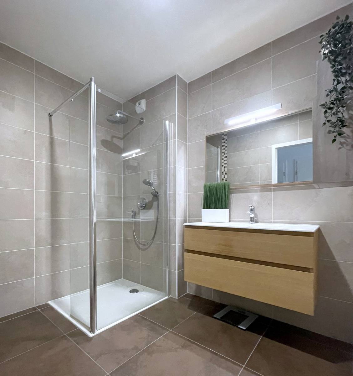 VENDU - EXCEPTIONNEL - RESIDENCE BLACK SWANS – 14ème ETAGE - 4 PIECES -TERRASSE – 2 STATIONNEMENTS