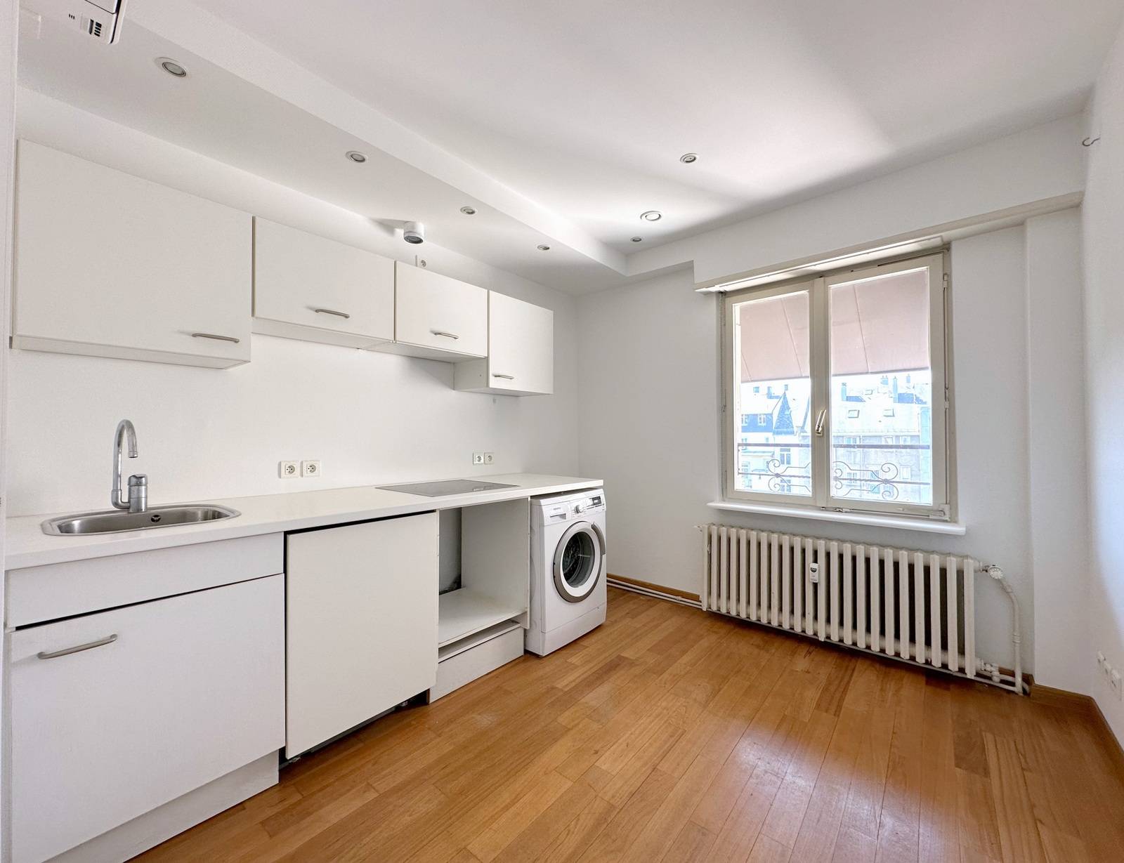 STRASBOURG - ORANGERIE – APPARTEMENT CLIMATISE 3 PIECES  60 M² GRAND BALCON 10 M²