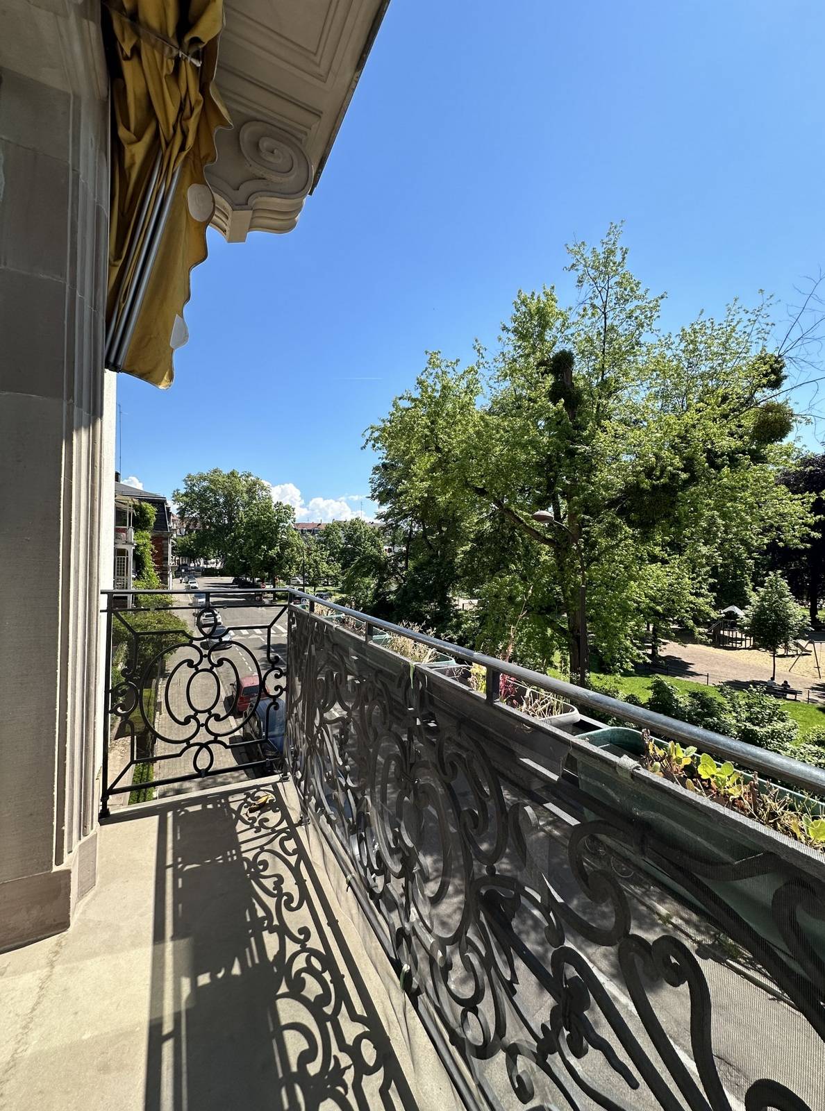 VENDU - RARE - STRASBOURG CONTADES SUR PARC – APPARTEMENT BOURGEOIS TRAVERSANT - 6 PIECES - 189 M² - ASCENSEUR – CAVE – GRAND GARAGE