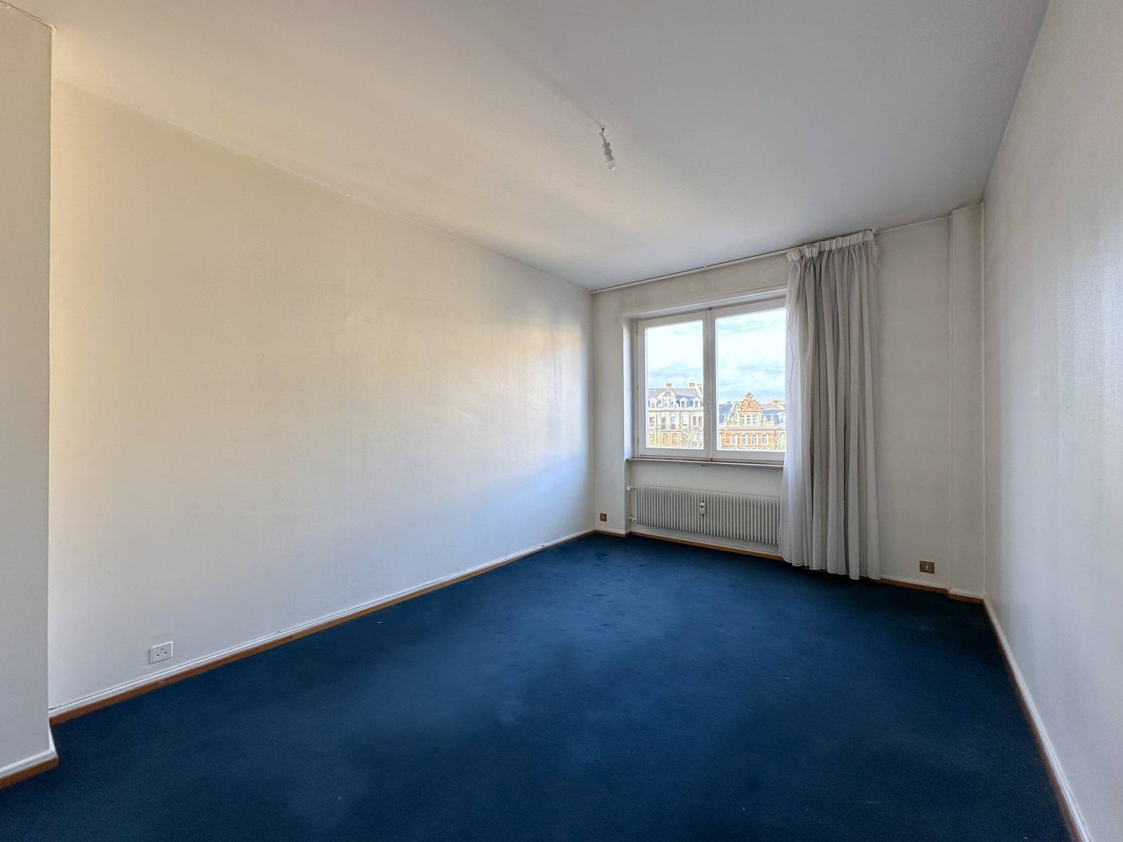 VENDU - RARE - STRASBOURG CONTADES – ETAGE ELEVE - APPARTEMENT D’ANGLE – 8 PIECES - 208 M² - BALCON - ASCENSEUR – CAVE – GARAGE DOUBLE