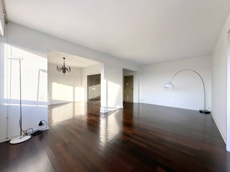 STRASBOURG - ORANGERIE PROX. PARC ET INSTITUTIONS EUROPEENNES – SUPERBE APPARTEMENT EN ETAGE ELEVE – 5 PIECES – 134 M² –  TERRASSE – VUE DEGAGEE - GARAGE