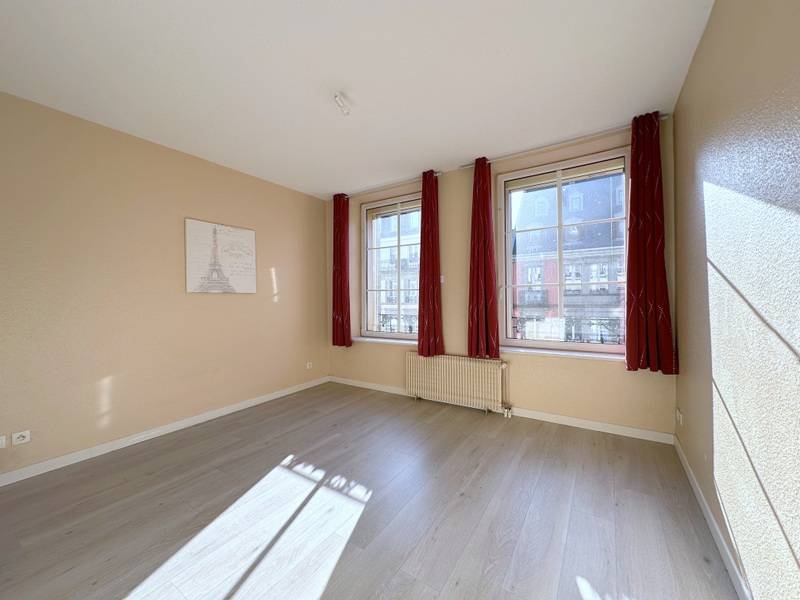 STRASBOURG – CENTRE VILLE – APPARTEMENT 5 PIECES – 4 CHAMBRES – ETAGE ELEVE - DPE C – 2 CAVES – STATIONNEMENTS -