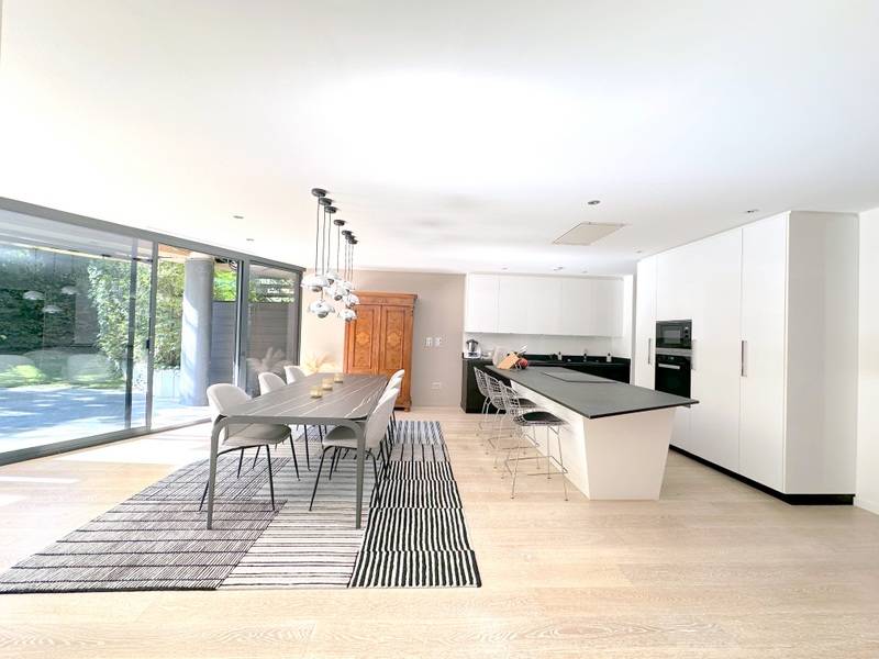 STRASBOURG – CONTADES – EXCEPTIONNEL REZ DE JARDIN CLIMATISE 6 PIECES 217 M² JARDIN PAYSAGE ARBORE – DPE B - CAVE – GARAGE