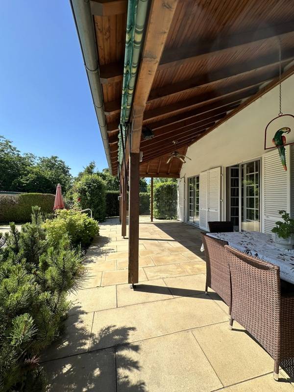 STRASBOURG – NEUDORF – RARE PROPRIETE AVEC PISCINE 18,85 ARES – MAISON 8 PIECES 243 M² + STUDIO 40 M² EN REZ-DE-JARDIN + COMBLES AMENAGEABLES – PORTION PARCELLE CONSTRUCTIBLE