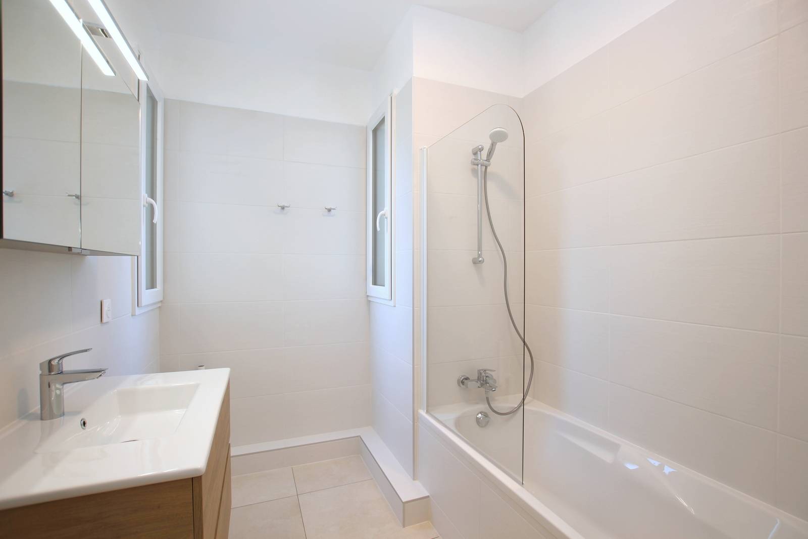 LOUE - STRASBOURG CONTADES – APPARTEMENT 2/3 PIECES 66 M² - GRAND BALCON – DPE C - ETAT NEUF - ASCENSEUR – CAVE + GARAGE