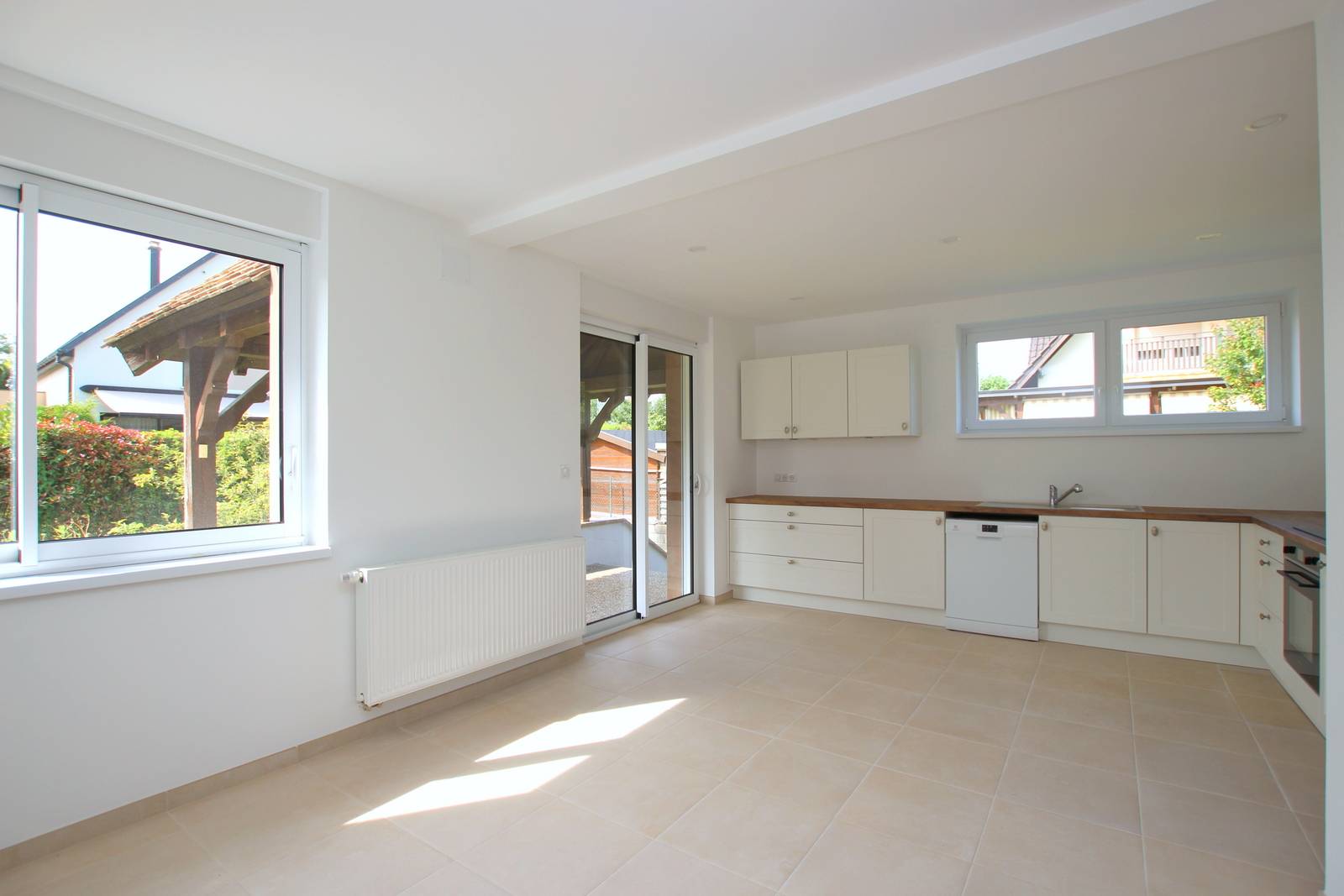 STUTZHEIM OFFENHEIM – 20 MIN. OUEST STRASBOURG – MAISON ENTIEREMENT RENOVEE – 178 M² - PISCINE – TERRAIN 25 ARES – GARAGES