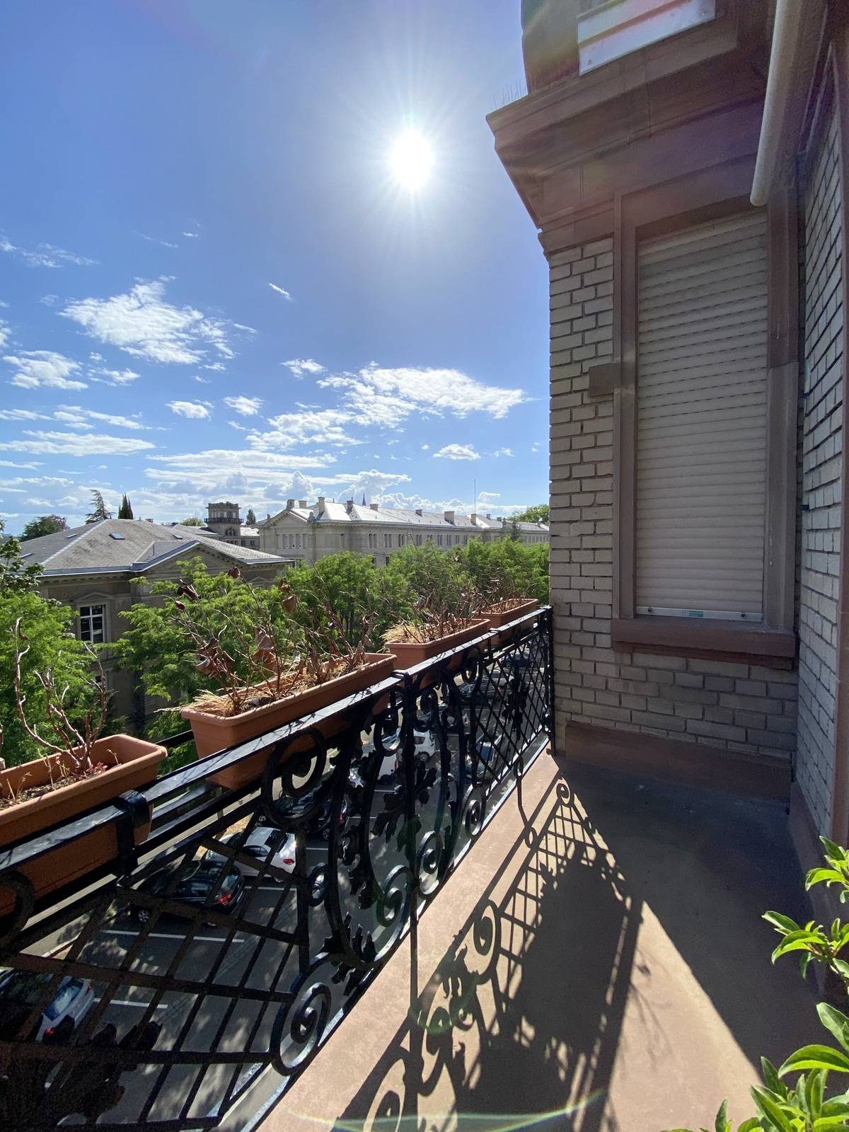 RARE APPARTEMENT 7 PIECES AVEC GRANDS BALCONS EN ETAGE ELEVE RUE GOETHE FACE AU JARDIN BOTANIQUE