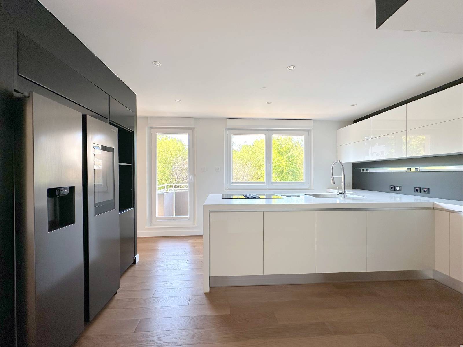 VENDU - NOUVEAU PRIX - STRASBOURG DEBUT ROBERTSAU – PROX INSTITUTIONS - APPARTEMENT 5 PIECES - ENTIEREMENT RENOVE – TERRASSES - 2 GARAGES