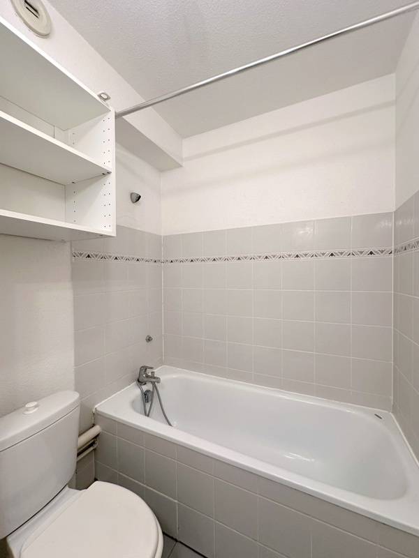 LOUE - STRASBOURG – SECTEUR MUSEE ART MODERNE – PROX FAC MEDECINE - STUDIO 26,03 m² TERRASSE 8M² - PARKING