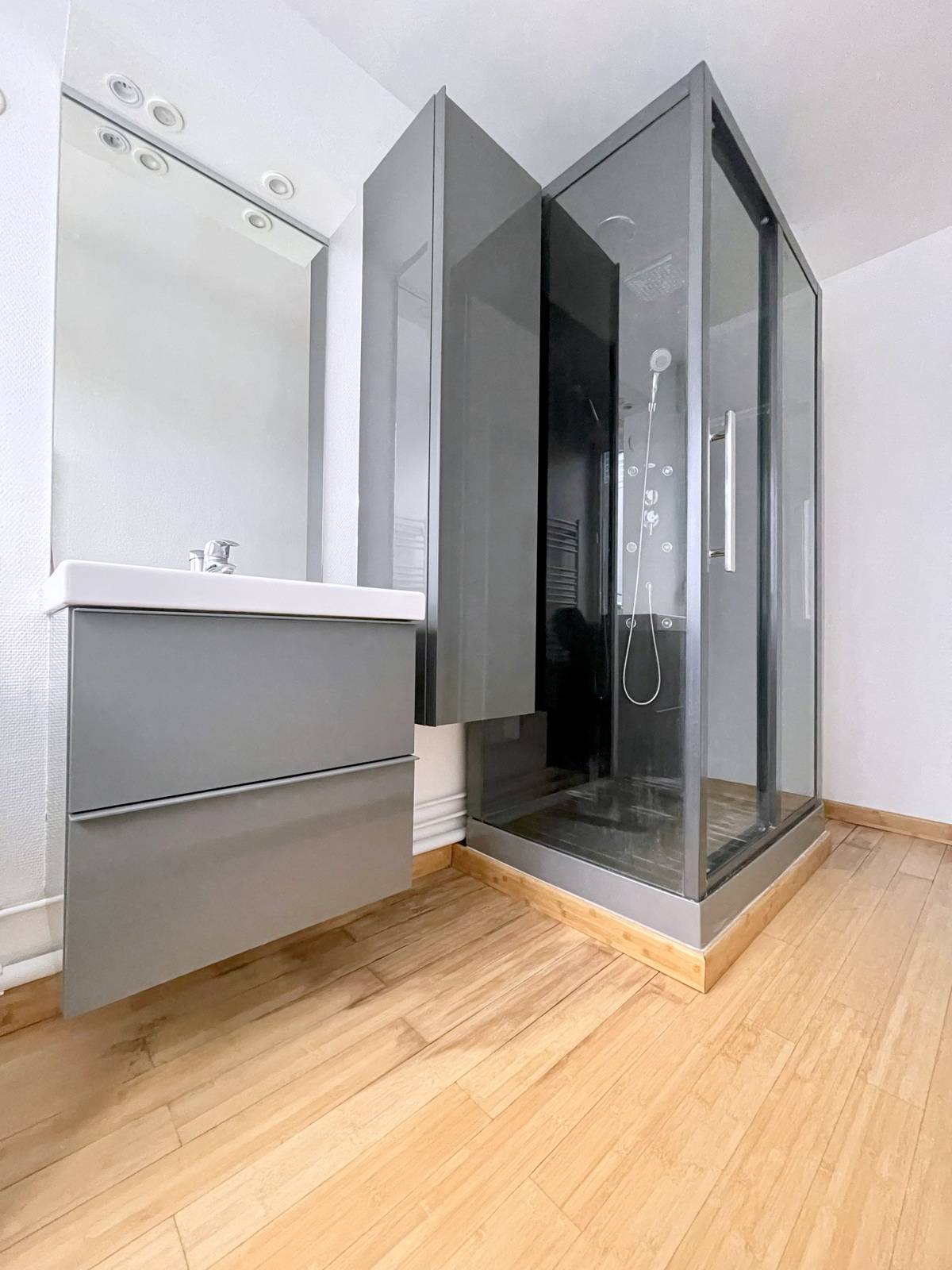 VENDU - EXCLUSIVITE - NEUDORF – Appartement 2 pièces 54 m² - Terrasse 16 m² - ascenseur accessible plain-pied - parking