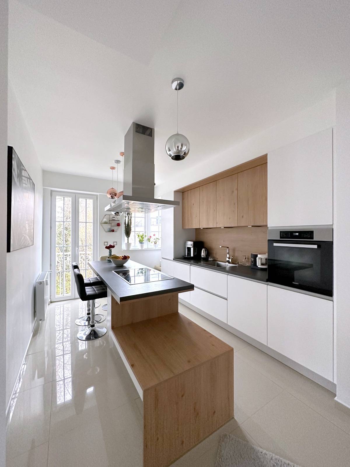 VENDU - EXCLUSIVITE – OBERHAUSBERGEN – AU CALME – ENVIRONNEMENT ARBORE - APPARTEMENT 5 PIECES 94 M² AVEC TERRASSE - RENOVE – CAVES – GARAGE ET PARKING PRIVATIF