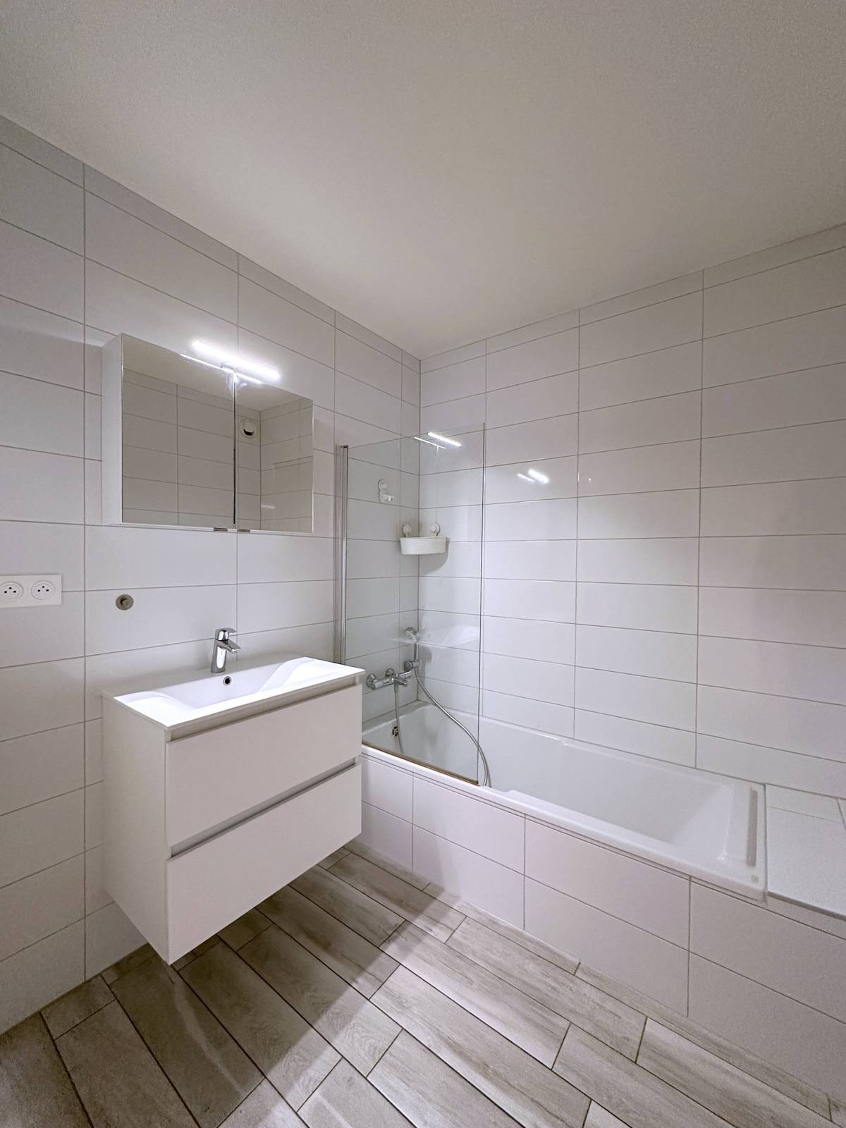 VENDU - EXCLUSIVITE – KRUTENAU - ETAGE ELEVE AVEC ASCENSEUR – SUR COUR - APPARTEMENT 2 PIECES – 47,81 m² – BALCON -