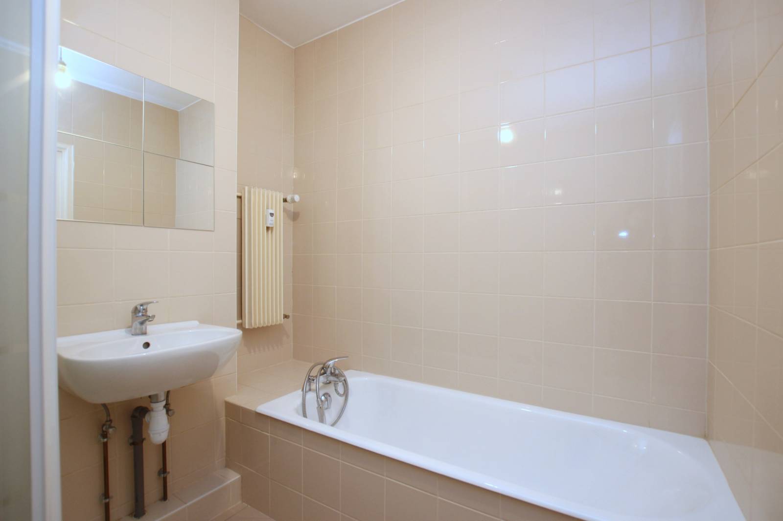 CONTADES 4 PIECES 89 M² GRAND BALCON