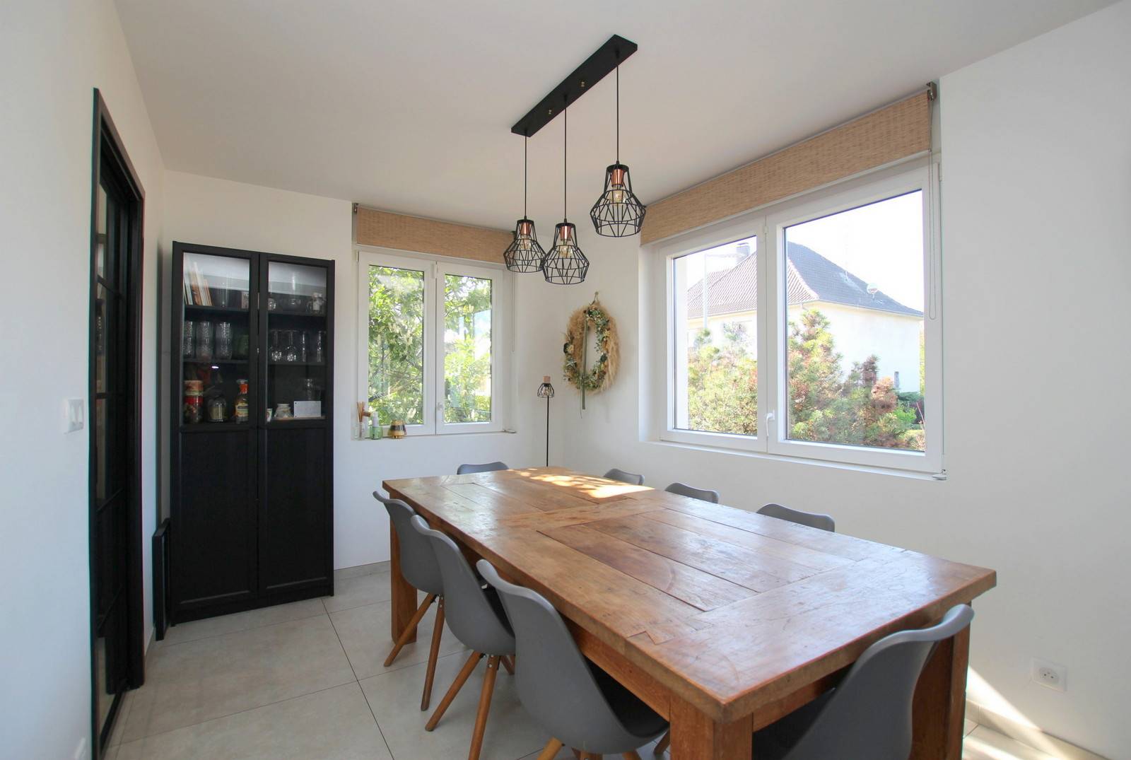 VENDU - FEGERSHEIM MAISON ENTIEREMENT RENOVEE 7 PIECES AVEC PISCINE SUD PARCELLE 8,58 ARES