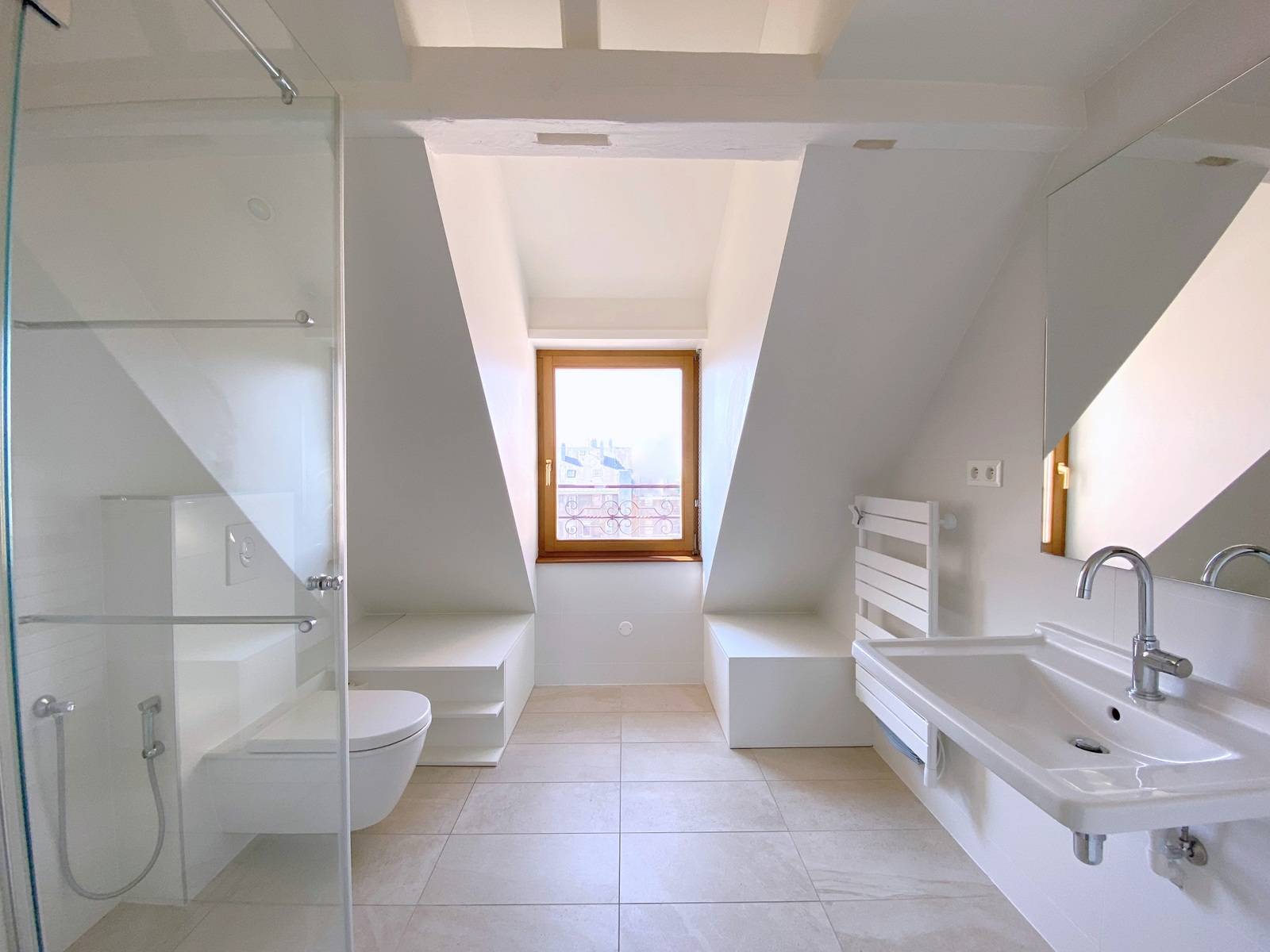 STRASBOURG - ORANGERIE – DERNIER ETAGE APPARTEMENT CLIMATISE 5 PIECES 109 M² TERRASSE 39 M² POSS. GARAGE