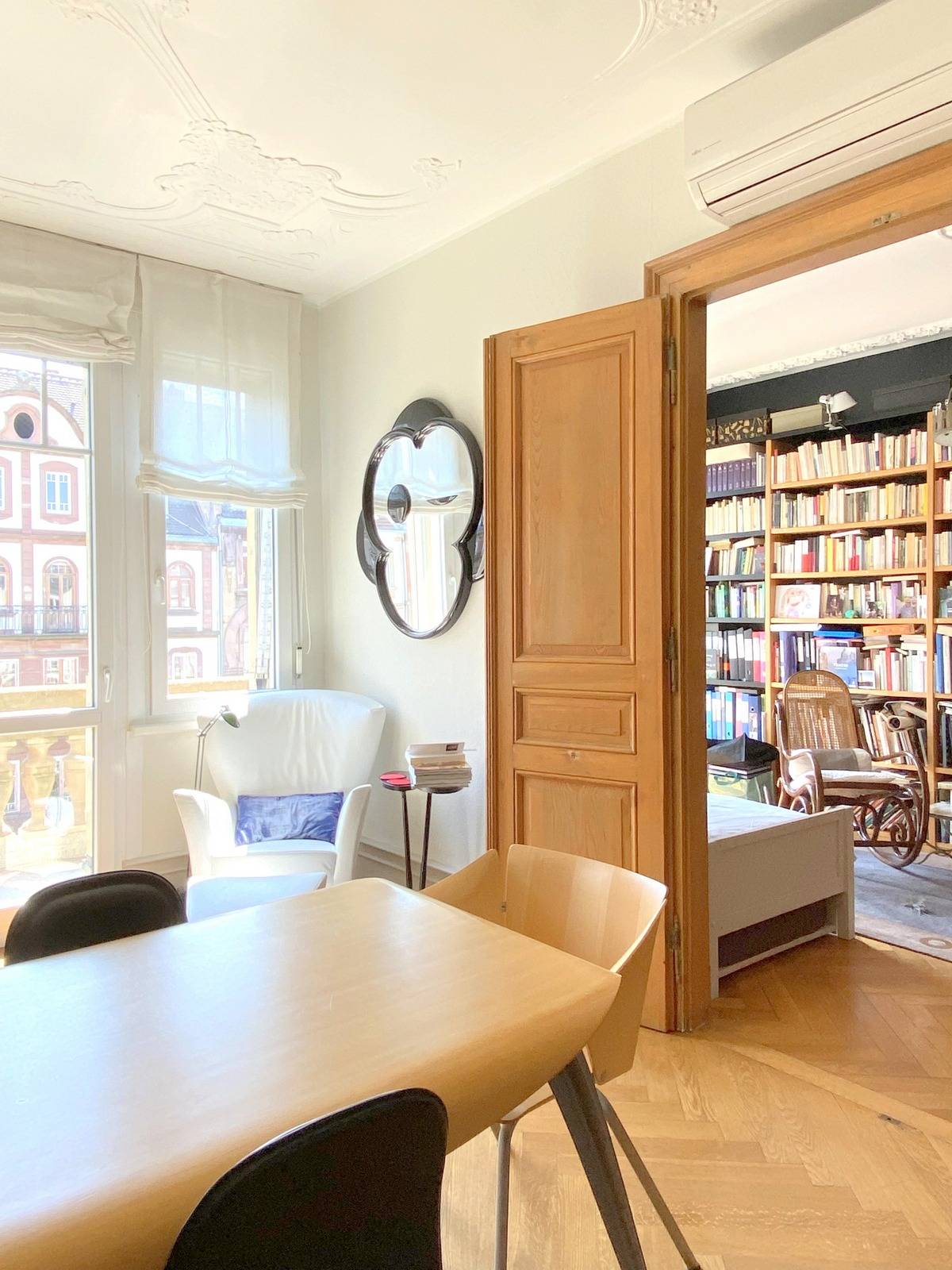 VENDU - Strasbourg, au cœur de la Neustadt, appartement 4 pièces, étage élevé, ascenseur, balcons.