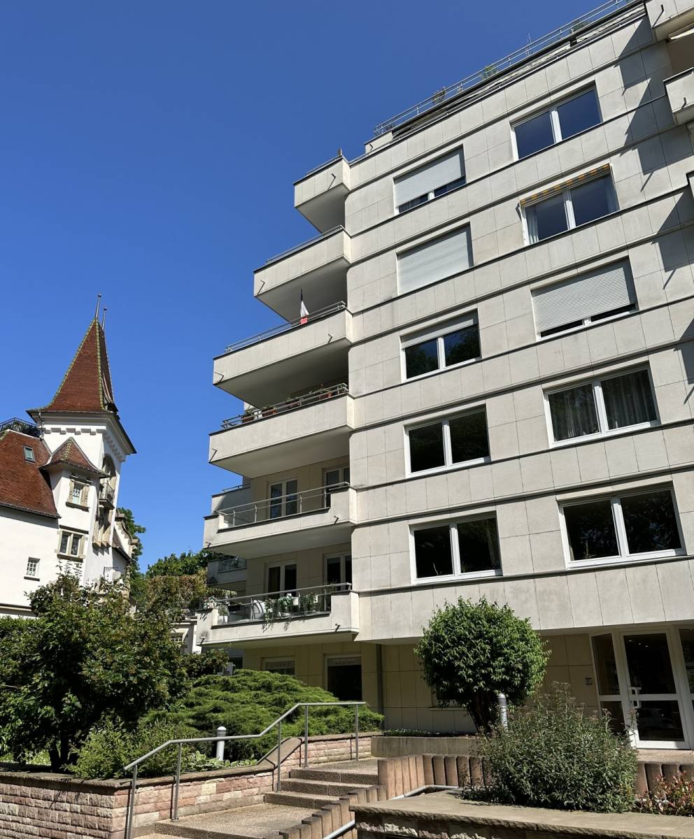 PARC DES CONTADES - MAGNIFIQUE APPARTEMENT SUR PARC   2 TERRASSES – 2 GARAGES