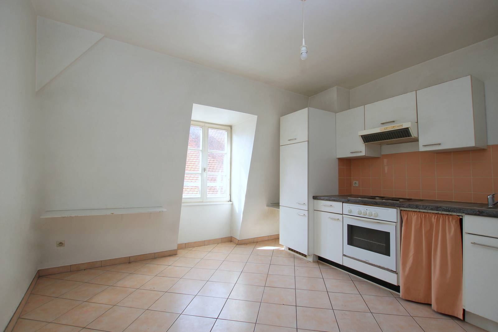 VENDU - STRASBOURG - CENTRE HISTORIQUE – PROX. PLACE ST THOMAS – DERNIER ETAGE - APPARTEMENT 2 PIECES – 45,42 m² CARREZ/60,72 m² au sol – POSS. DE TRANSFORMER EN 3 PIECES