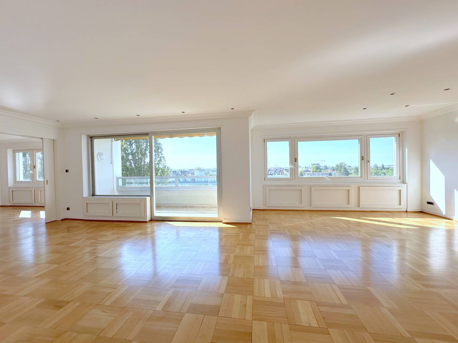 SOUS COMPROMIS - STRASBOURG – ORANGERIE – QUAI ROUGET DE LISLE – ETAGE ELEVE –  5 PIECES – TERRASSE - CAVE – STATIONNEMENT