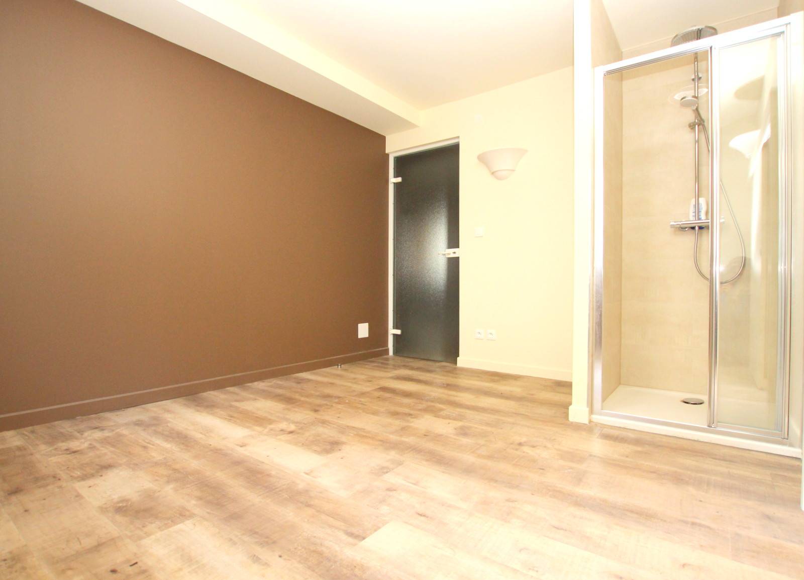 VENDU - ORANGERIE Avenue de la Forêt Noire - Bureaux 3 pièces 59 m²