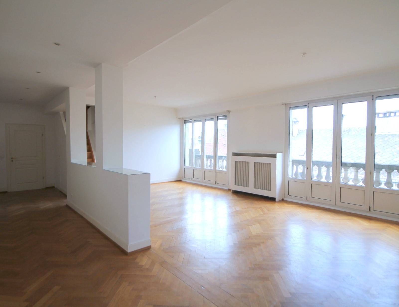 VENDU - CENTRE VILLE Prestigieux Immeuble de l'ESCA  Appartement Bourgeois en dernier étage 5 pièces 134 m² avec chambre de bonnes