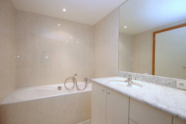 CONTADES Rue Ellenhard- 4 PIECES 96,8 M² - TERRASSE - 1 PARKING