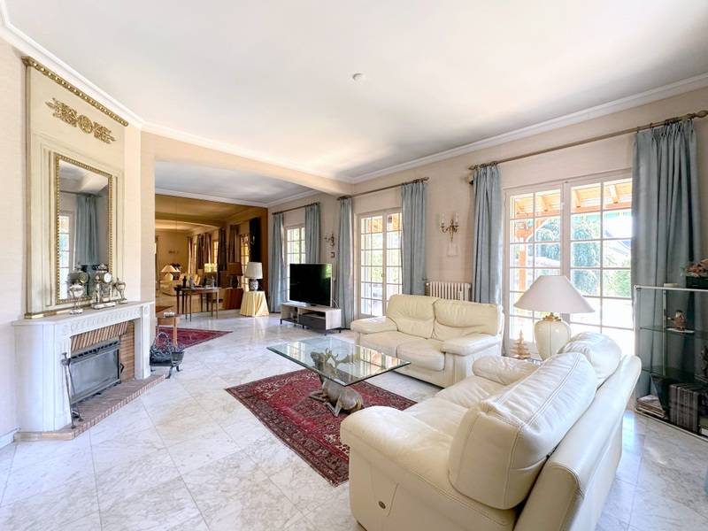 STRASBOURG – NEUDORF – RARE PROPRIETE AVEC PISCINE 18,85 ARES – MAISON 8 PIECES 243 M² + STUDIO 40 M² EN REZ-DE-JARDIN + COMBLES AMENAGEABLES – PORTION PARCELLE CONSTRUCTIBLE