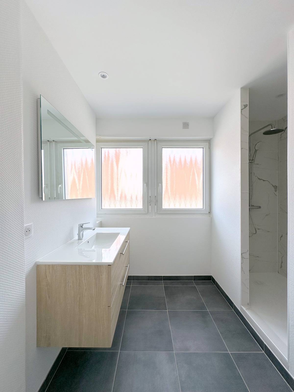 LOUE - STRASBOURG - CONTADES – DERNIER ETAGE – ETAT NEUF – 3/4 pièces – 86 m² – Terrasse Sud -