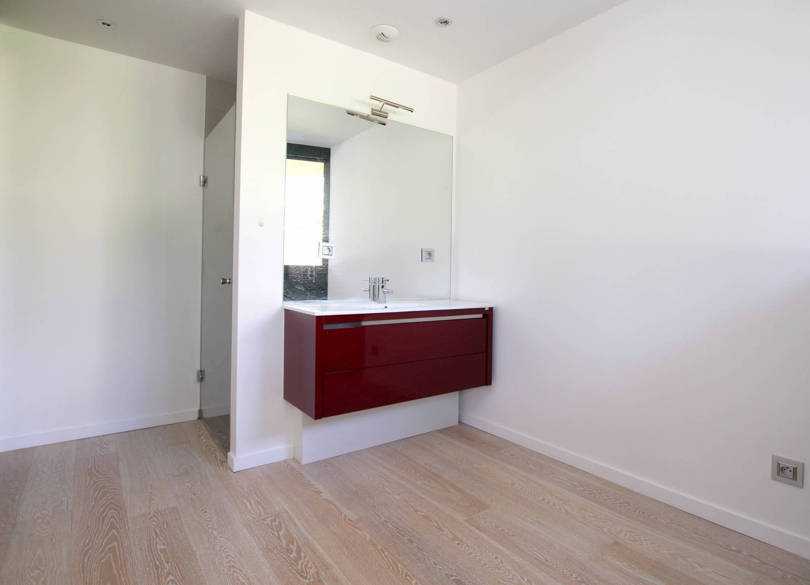 VENDU - CONTADES Rue Schwilgué rez-de-jardin 217 m² avec grand jardin 400m² orienté sud ouest