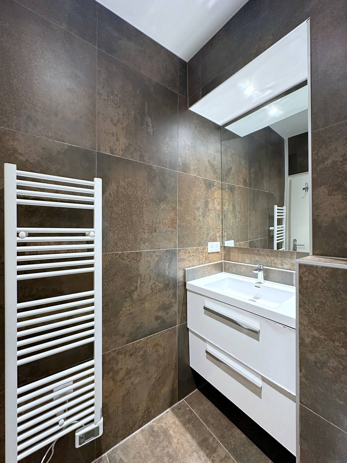 SOUS OFFRE - STRASBOURG CENTRE-VILLE HISTORIQUE – PLACE SAINT ETIENNE - APPARTEMENT 2 PIECES 42,61 m² – ENTIEREMENT RENOVE