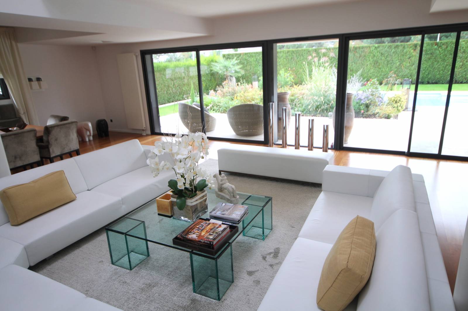 VENDU - DEBUT ROBERSTAU rue du Fort Louis Maison d'Architecte 330 m² Prestations haut de gamme Piscine Cinéma Spa Grand garage